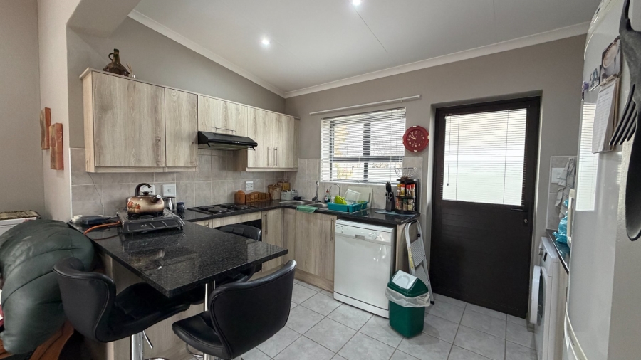 2 Bedroom Property for Sale in De Land Estate North West